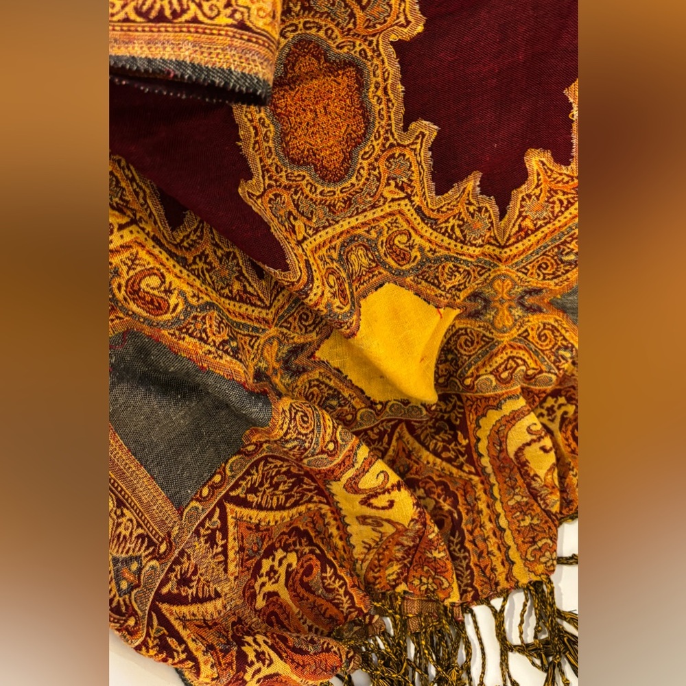 Pashmina shawl